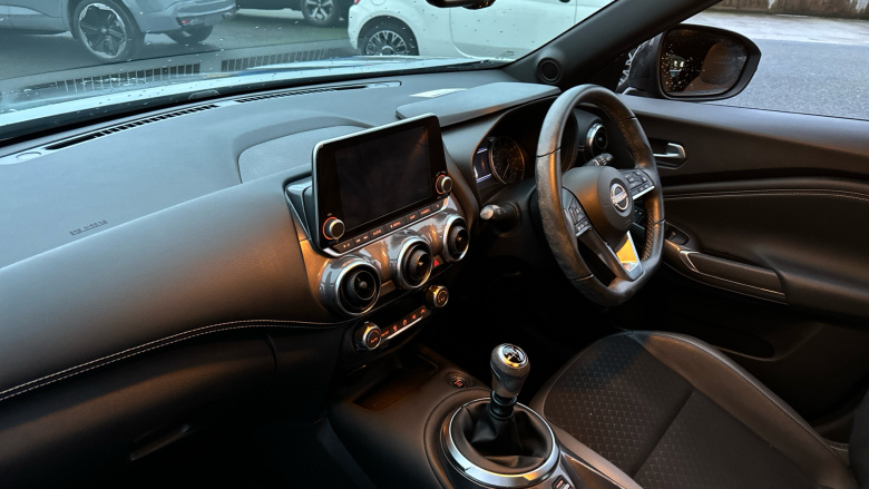 Nissan Juke 1.0 DiG-T 114 N-Connecta 5dr Petrol Hatchback